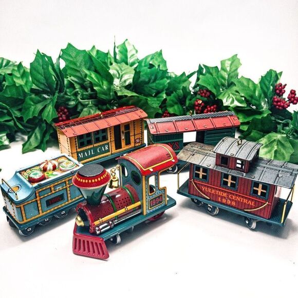 Hallmark Keepsake Yuletide Central & Town & Country Tin Litho Train Set Decor - Picture 4 of 14